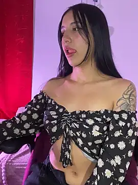 Snapshot of Steph_x chatting on 05/14/26, 02:29 Steph x online show from 05/14/26, 02:29