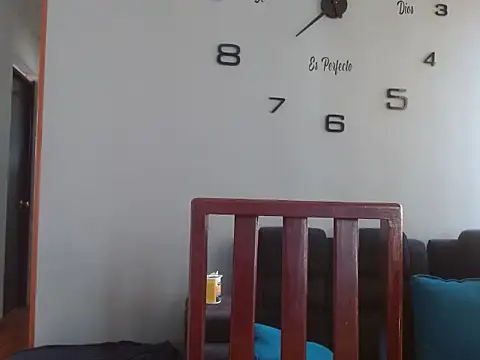 Laura martin  online show from 02/06/25, 12:59