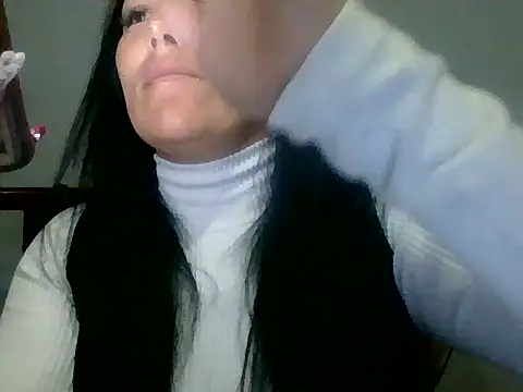 Laura martin  online show from 02/12/25, 12:58