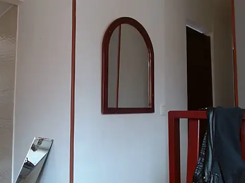 Laura martin  online show from 02/15/25, 06:33