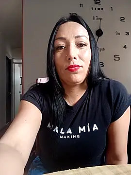 Laura martin  online show from 03/06/25, 05:43