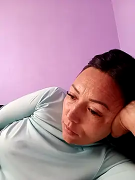 Laura martin  online show from 03/08/25, 05:33