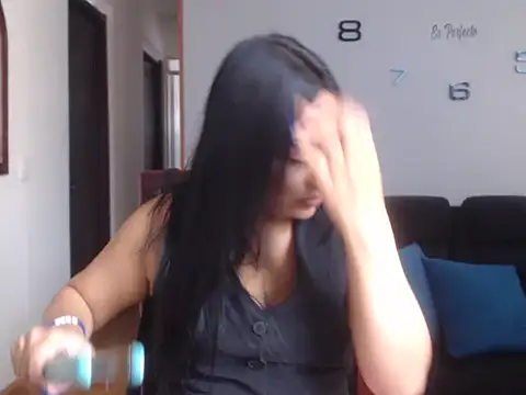 Laura martin  online show from 03/11/25, 08:09