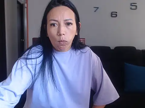 Laura martin  online show from 03/12/25, 02:34