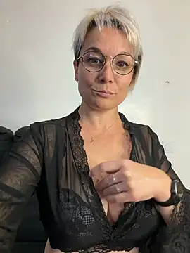 marinella07 online show from 06/12/26, 07:40