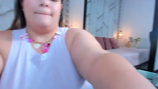 Sara Thompsoon online show from 02/23/26, 11:29