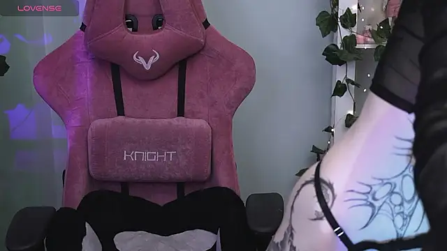 prettybones online show from 03/19/26, 02:04