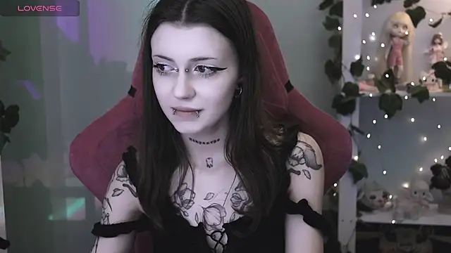 Snapshot of prettybones chatting on 05/07/26, 10:37 prettybones online show from 05/07/26, 10:37