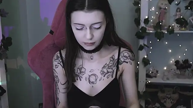 prettybones online show from 06/10/26, 09:14