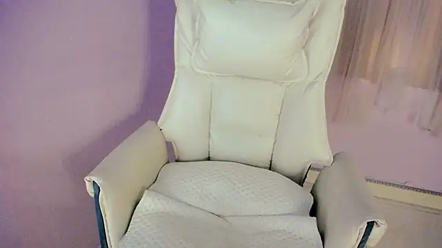   18Angel   online show from 10/28/25, 06:50