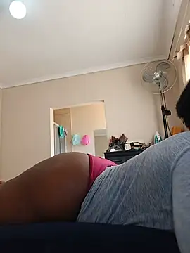 Snapshot of curvybigAssxx chatting on 07/08/26, 07:02 curvybigAssxx online show from 07/08/26, 07:02