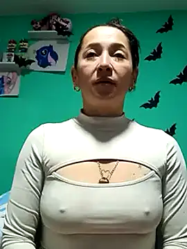 emilypoppy3 online show from 01/15/25, 02:24