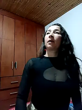 emilypoppy3 online show from 10/25/25, 06:46