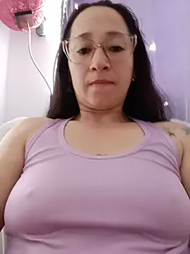 emilypoppy3 online show from 06/18/26, 07:18
