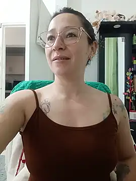emilypoppy3 online show from 06/25/26, 06:12