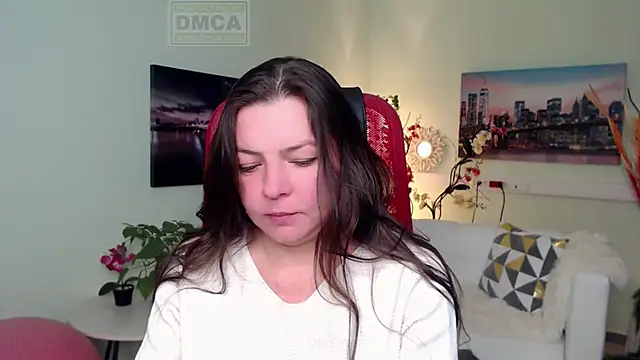 Lily flower7 online show from 11/21/25, 04:44