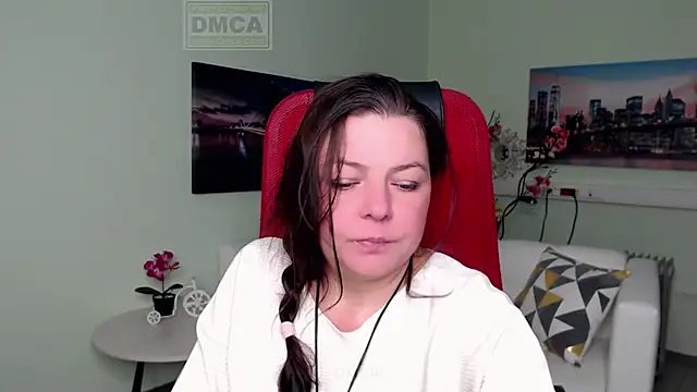 Lily flower7 online show from 12/05/25, 05:05