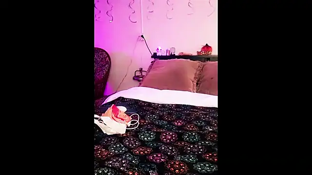 samone9 online show from 10/25/25, 07:52