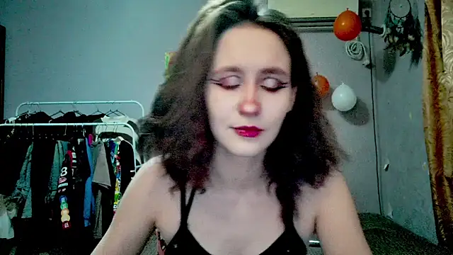 Snapshot of JoannaTompson chatting on 12/02/25, 08:59 JoannaTompson online show from 12/02/25, 08:59