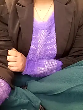 Snapshot of Ruchi-34 chatting on 12/15/24, 08:58 Ruchi-34 online show from 12/15/24, 08:58