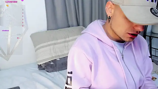 Aron-santoro online show from 02/17/25, 04:31