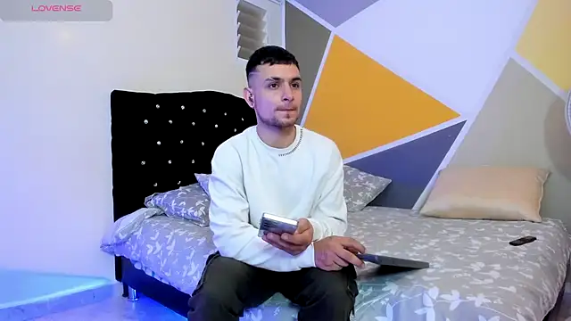 Aron-santoro online show from 09/20/25, 03:18