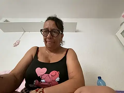 Snapshot of sweeviolet chatting on 07/17/26, 07:04 sweeviolet online show from 07/17/26, 07:04