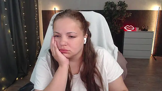 Crazyy girl  online show from 07/07/26, 07:23