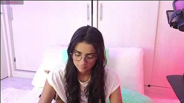 Yues050600 online show from 02/17/25, 02:09