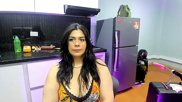 martina foxy  online show from 02/18/25, 11:44