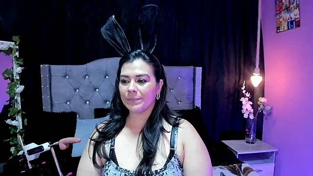 martina foxy  online show from 02/21/25, 01:11