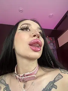 Molly  Moon online show from 10/31/25, 02:34