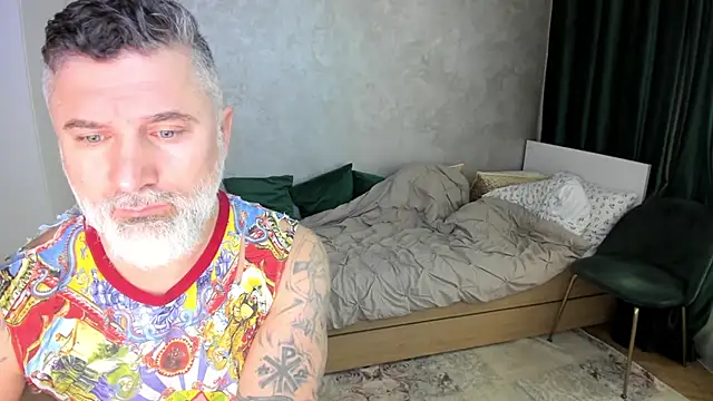 Snapshot of BlowMyXXL chatting on 02/06/25, 01:21 BlowMyXXL online show from 02/06/25, 01:21