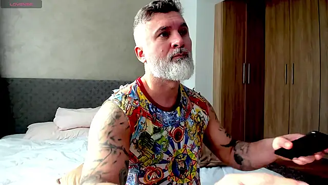 Snapshot of BlowMyXXL chatting on 02/19/25, 12:44 BlowMyXXL online show from 02/19/25, 12:44