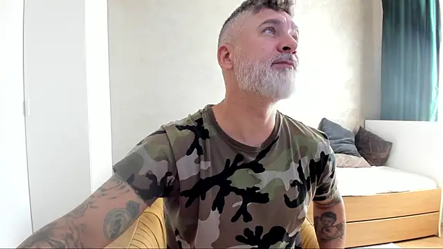 Snapshot of BlowMyXXL chatting on 09/11/25, 08:36 BlowMyXXL online show from 09/11/25, 08:36