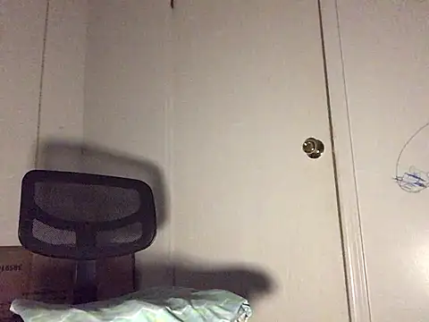 Snapshot of minimama69 chatting on 02/02/25, 11:19 minimama69 online show from 02/02/25, 11:19