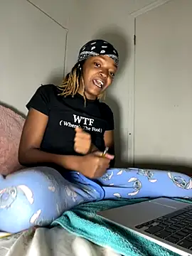 Snapshot of minimama69 chatting on 10/09/25, 09:07 minimama69 online show from 10/09/25, 09:07