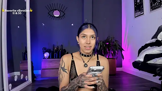 Raven Witch  online show from 05/21/26, 12:23