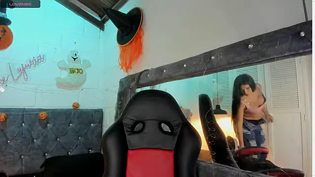 sarajhonson dl online show from 10/16/25, 05:14