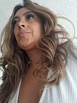 lauramcdowell1 online show from 03/09/25, 04:55