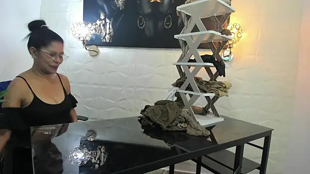 miss lucero1 online show from 02/15/25, 11:58