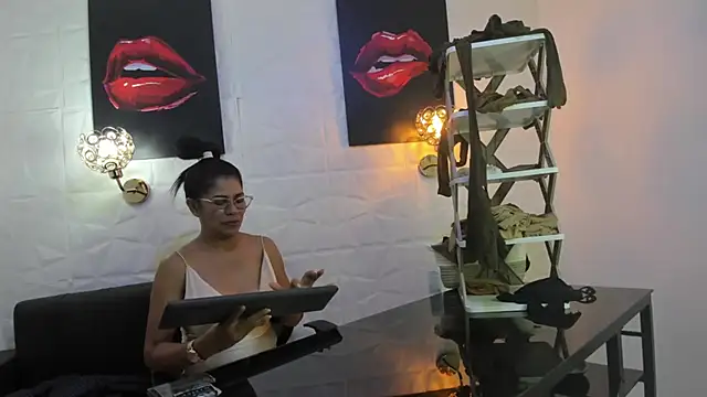miss lucero1 online show from 03/17/25, 12:19