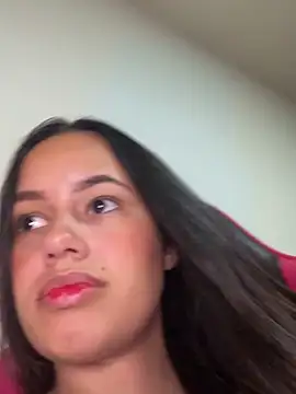 Monica Pimentinha  online show from 02/05/25, 01:11