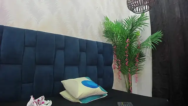 Ammy Connor1 online show from 11/28/25, 10:01