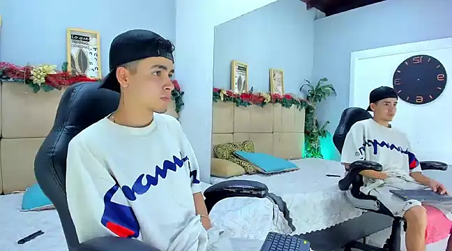 Mike 0233  online show from 12/29/24, 12:34