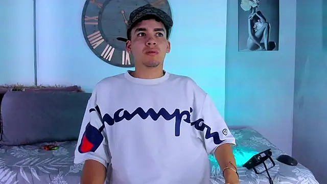 Mike 0233  online show from 01/07/25, 03:35