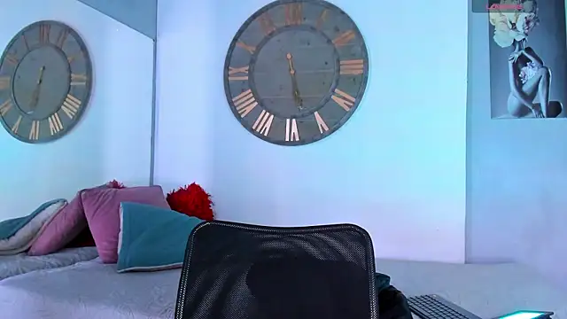 Mike 0233  online show from 01/17/25, 03:45