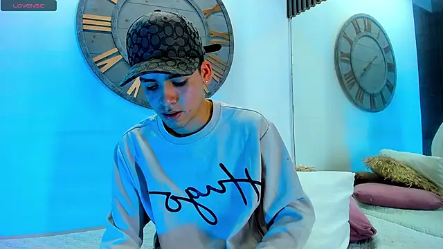 Mike 0233  online show from 02/21/25, 07:34