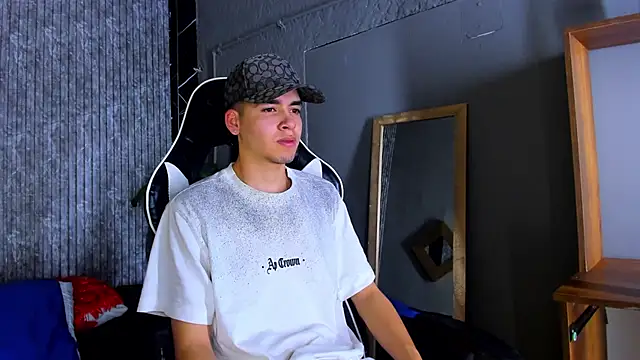 Mike 0233  online show from 03/20/25, 03:23