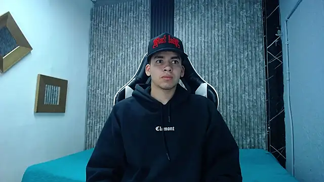 Mike 0233  online show from 11/21/25, 05:06